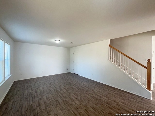 Listing photo id 11 for 6903 Cutting Creek
