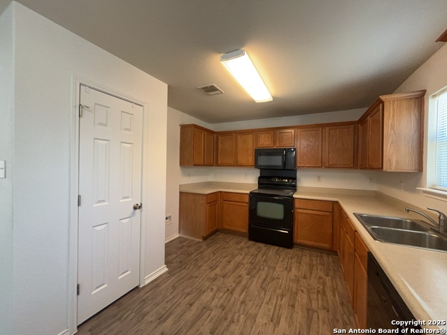 Listing photo id 13 for 6903 Cutting Creek