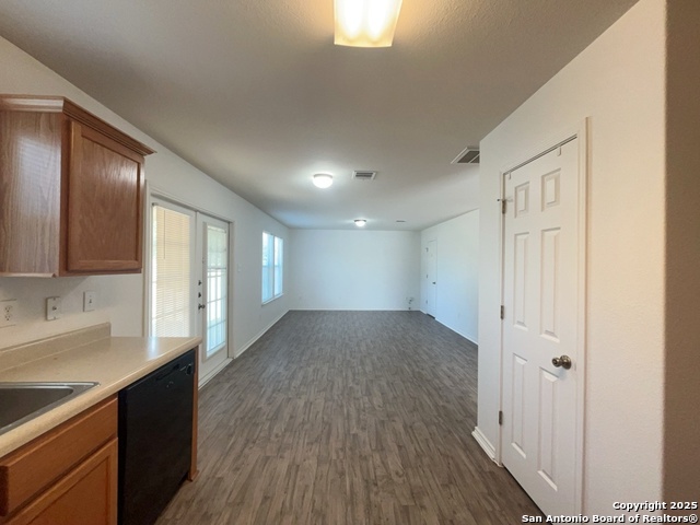 Listing photo id 16 for 6903 Cutting Creek
