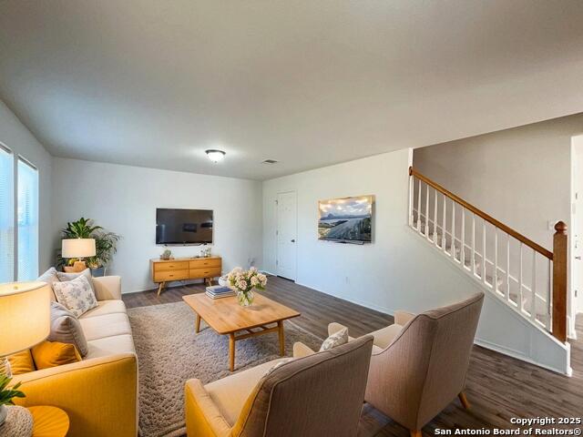 Listing photo id 1 for 6903 Cutting Creek