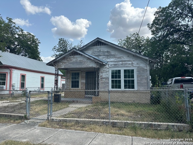 Image 2 of 7 For 2106 Cesar E Chavez W