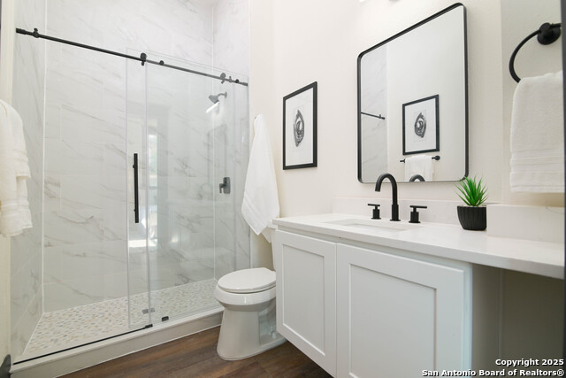 Image 16 of 28 For 207 Loretta Pl