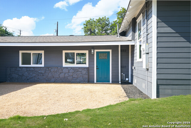 Image 25 of 28 For 207 Loretta Pl