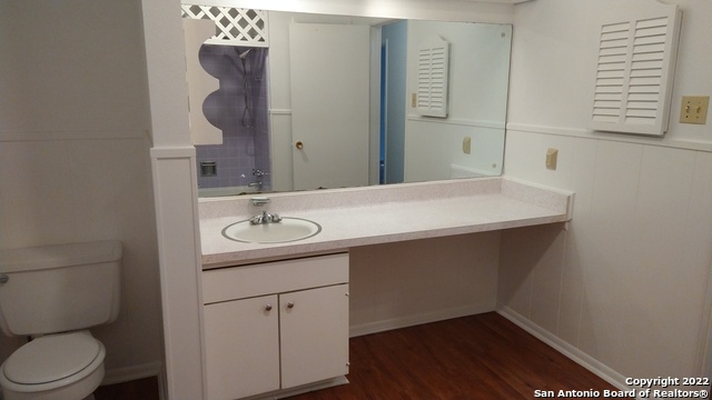 Image 21 of 28 For 7342 Shady Hollow