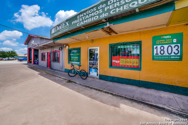 Listing photo id 3 for 2748 Culebra