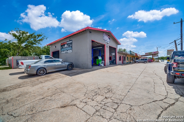 Listing photo id 4 for 2748 Culebra