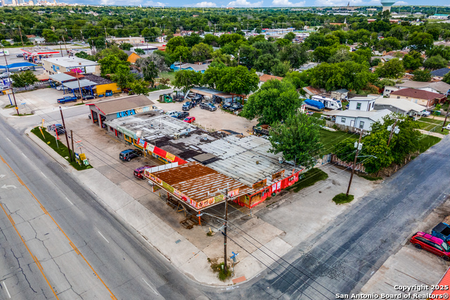 Listing photo id 5 for 2748 Culebra