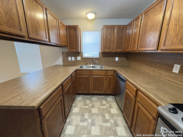 Image 8 of 21 For 13911 Hohmann