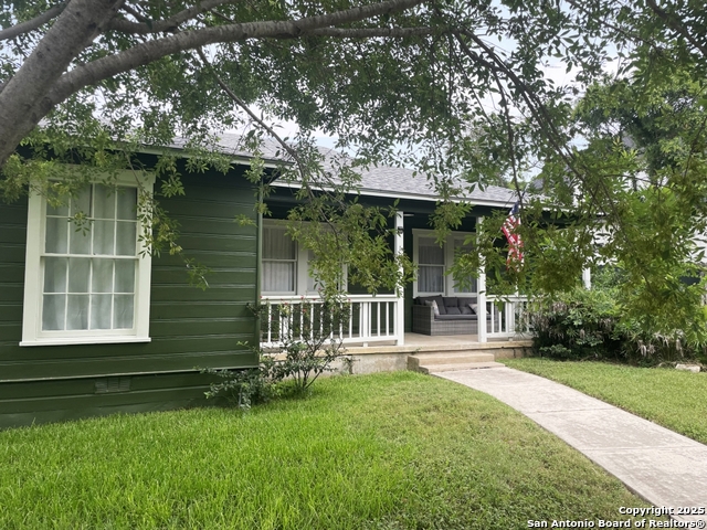 Listing photo id 0 for 101 Charles Rd