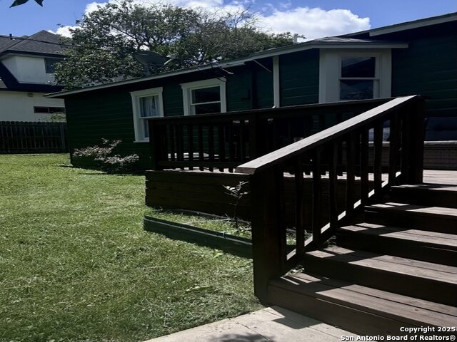 Listing photo id 1 for 101 Charles Rd