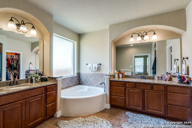 Listing photo id 14 for 25815 Plumbago