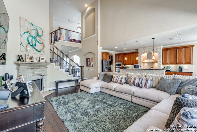 Listing photo id 3 for 25815 Plumbago