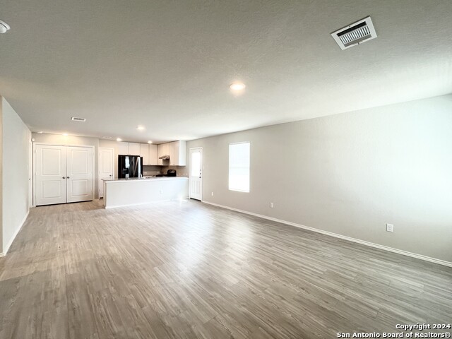 Listing photo id 8 for 634 Ambush Ridge