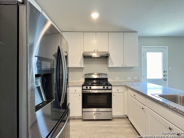 Listing photo id 11 for 634 Ambush Ridge