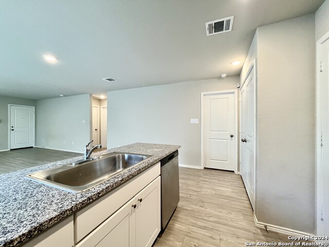 Listing photo id 13 for 634 Ambush Ridge