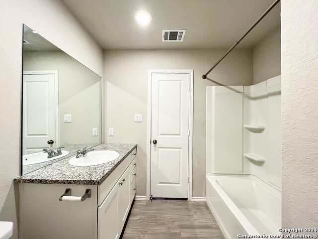 Listing photo id 17 for 634 Ambush Ridge