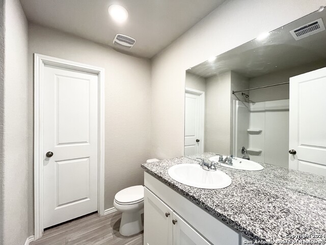 Listing photo id 19 for 634 Ambush Ridge