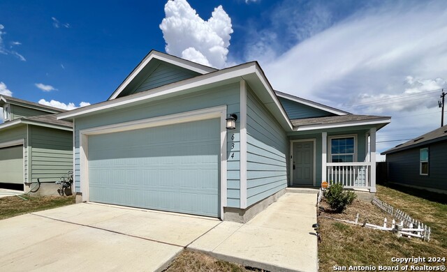 Listing photo id 31 for 634 Ambush Ridge
