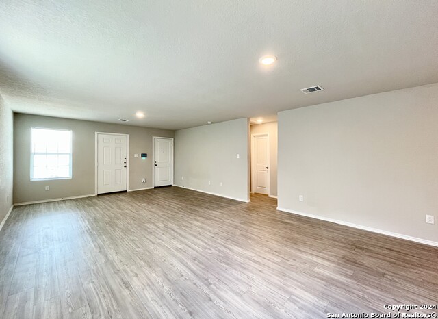 Listing photo id 6 for 634 Ambush Ridge