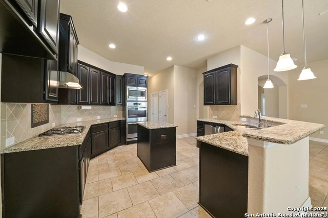Listing photo id 5 for 519 Barden