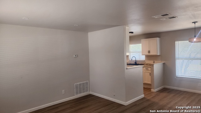 Image 10 of 28 For 111 Belfast  