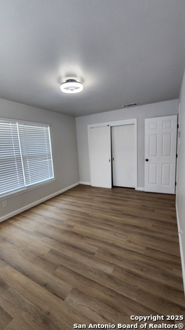 Image 16 of 28 For 111 Belfast  