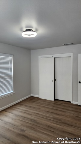 Image 17 of 28 For 111 Belfast  