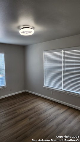 Image 18 of 28 For 111 Belfast  