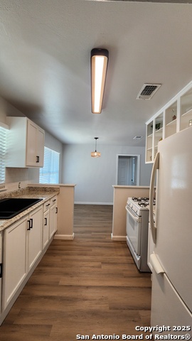 Image 20 of 28 For 111 Belfast  