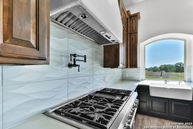 Listing photo id 11 for 11910 Keller