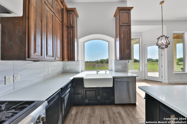 Listing photo id 12 for 11910 Keller