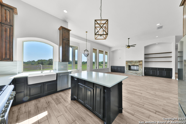 Listing photo id 14 for 11910 Keller