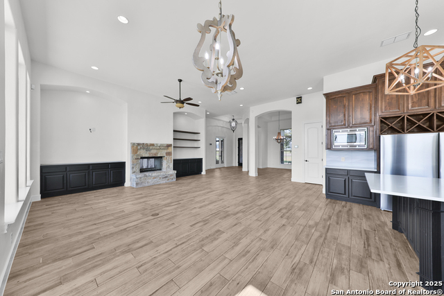 Listing photo id 17 for 11910 Keller