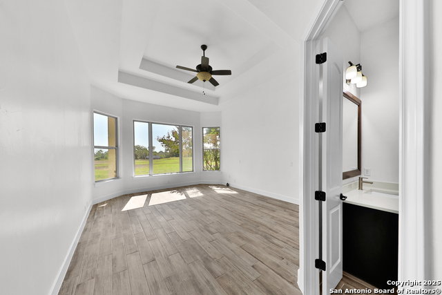 Listing photo id 21 for 11910 Keller