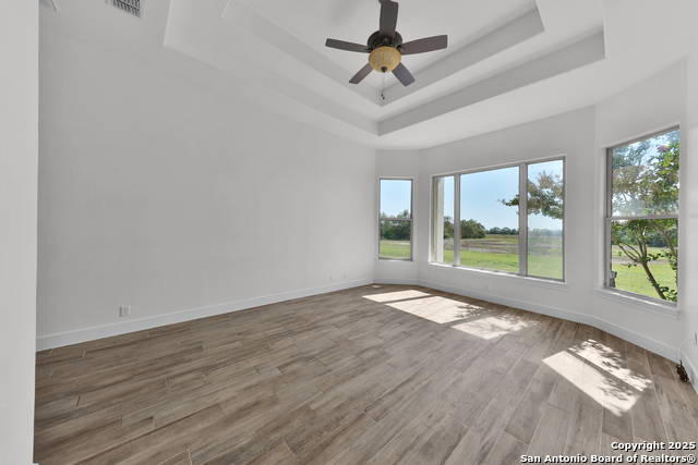 Listing photo id 22 for 11910 Keller