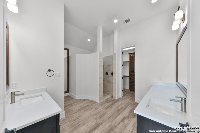 Listing photo id 24 for 11910 Keller
