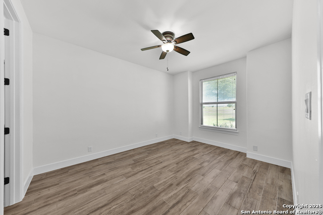 Listing photo id 30 for 11910 Keller