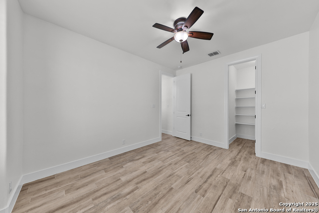 Listing photo id 31 for 11910 Keller