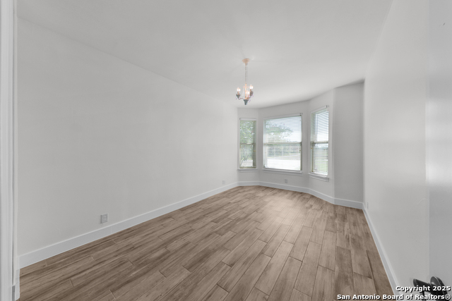 Listing photo id 33 for 11910 Keller
