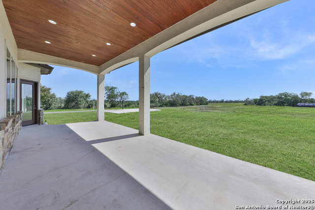 Listing photo id 43 for 11910 Keller