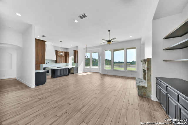 Listing photo id 5 for 11910 Keller