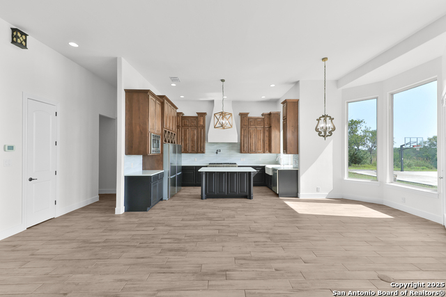Listing photo id 7 for 11910 Keller