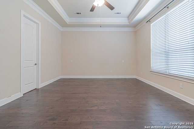 Listing photo id 11 for 2727 Sonata