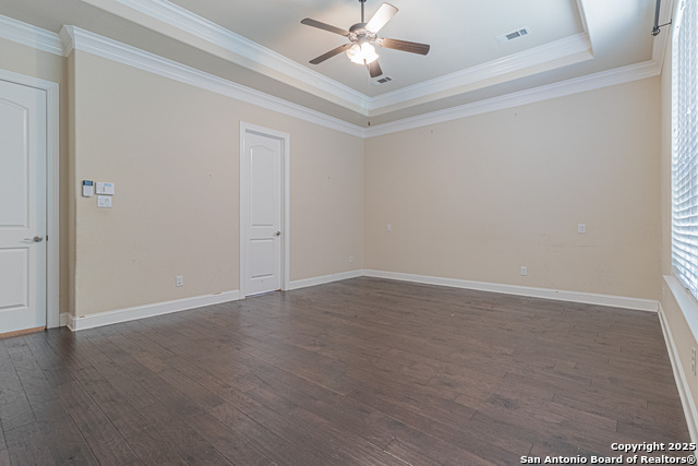 Listing photo id 12 for 2727 Sonata