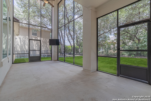 Listing photo id 24 for 2727 Sonata
