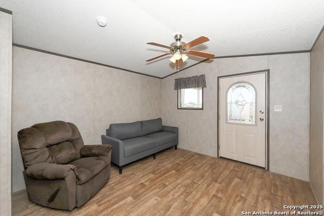 Image 26 of 48 For 461 Blossom Dr