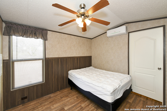 Image 31 of 48 For 461 Blossom Dr