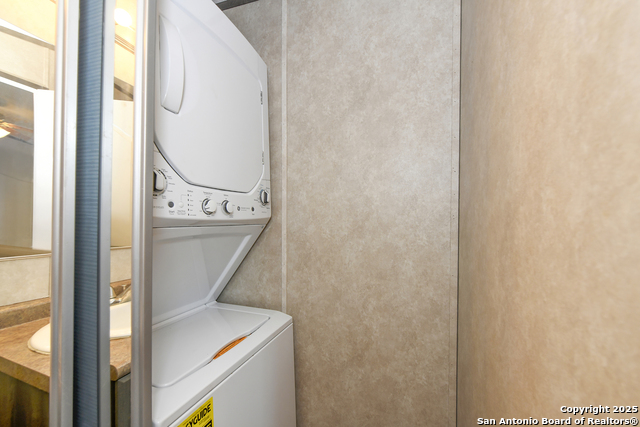 Image 36 of 48 For 461 Blossom Dr