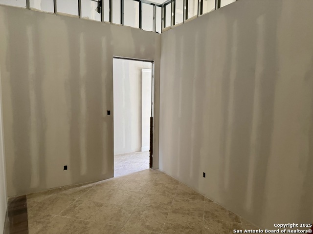 Listing photo id 8 for 12227 Huebner Rd 105