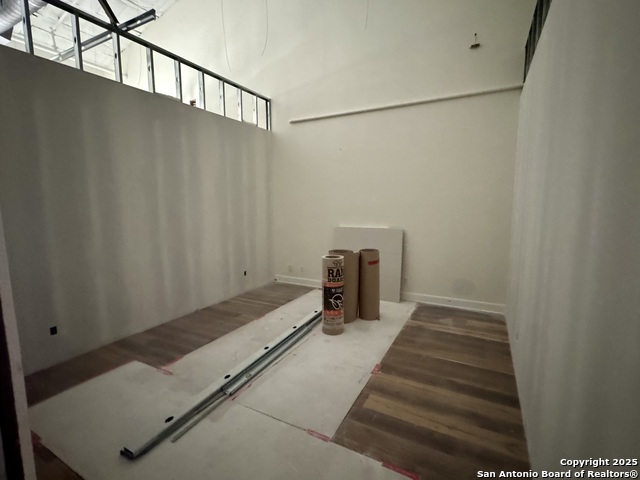 Listing photo id 10 for 12227 Huebner Rd 105